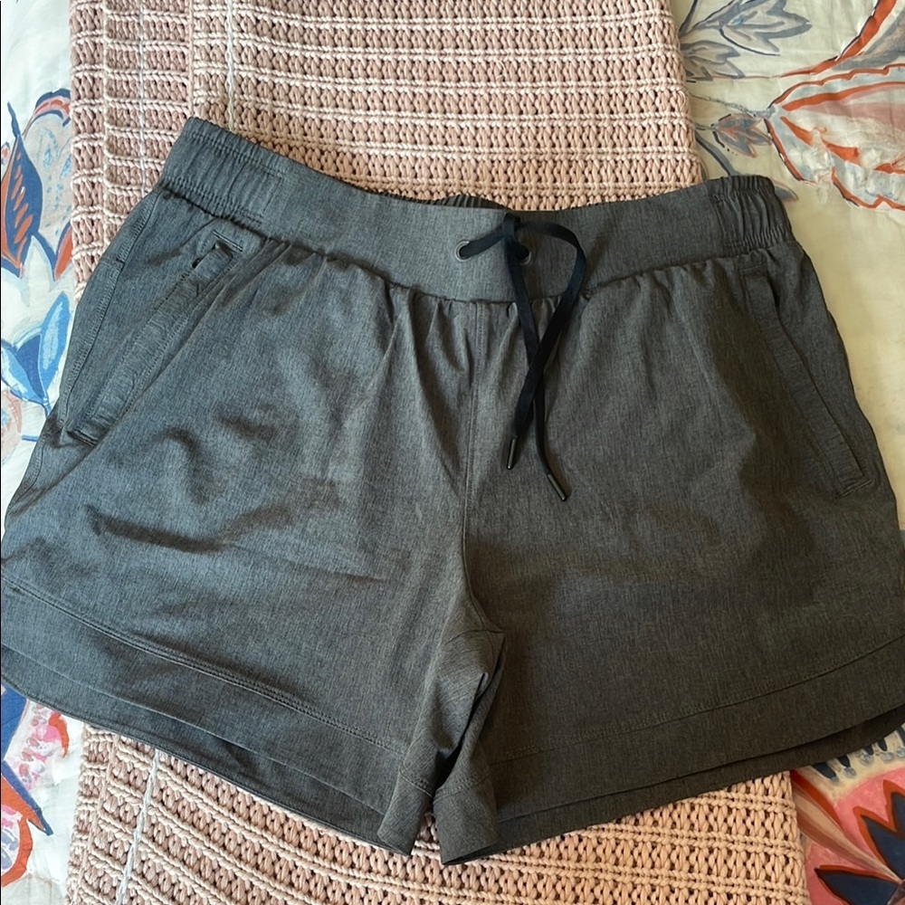 CALIA by Carrie Underwood Gray Athletic Shorts with Elastic Waistband